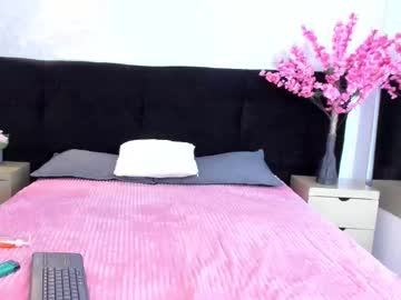 Изображение секс-шоу модели meloddyy__ Изображение секс-шоу модели meloddyy__