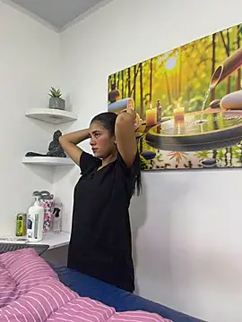 Spa-Girls's sex show image