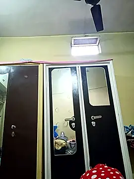 heenage's sex show image