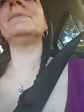 PlayfulcurvyyMilf's sex show image
