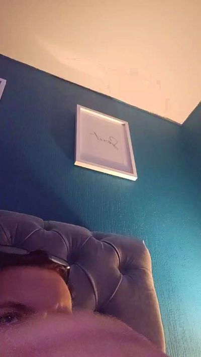 Wetwipeanddry's sex show image