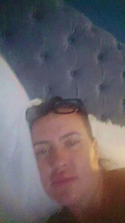 Wetwipeanddry's sex show image