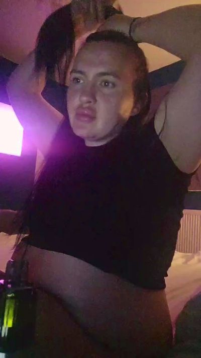 Wetwipeanddry's sex show image