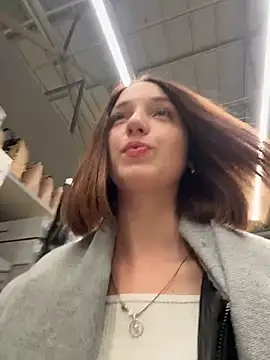 DollyTall's sex show image