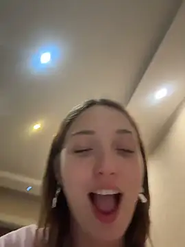 DollyTall's sex show image