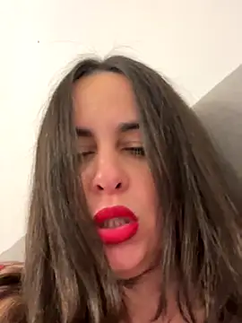 laarti's sex show image