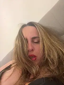 laarti's sex show image