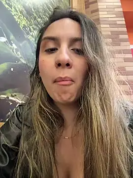 Изображение секс-шоу модели sarah_honey__ Изображение секс-шоу модели sarah_honey__