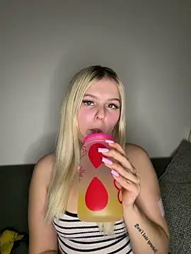 Allylove03's sex show image