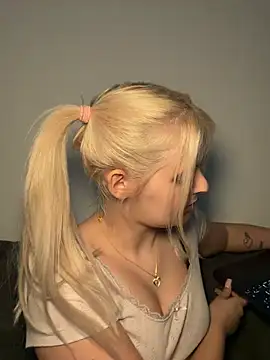 Allylove03's sex show image