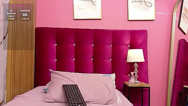 Изображение секс-шоу модели littleebonymommy