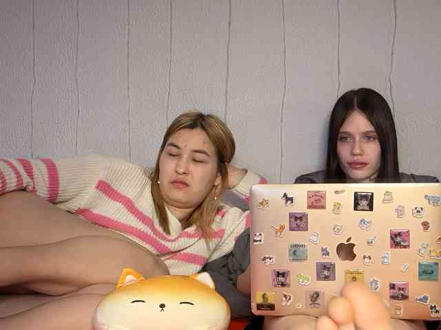 1NIGHT-'s sex show image