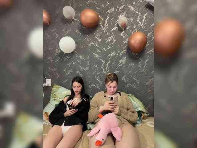 1NIGHT-'s sex show image