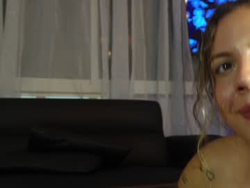 alondra_on_fire's sex show image