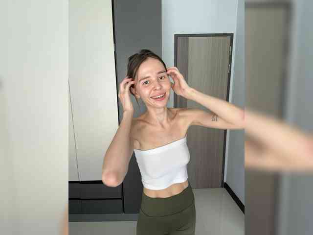 Изображение секс-шоу модели thechloee