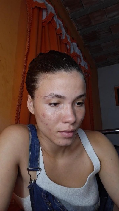 Изображение секс-шоу модели HelenHoltz