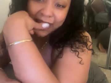 yourmommysilk's sex show image