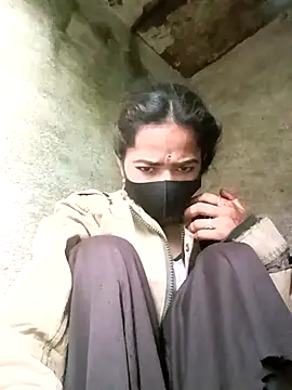 Sunali_Bendre's sex show image