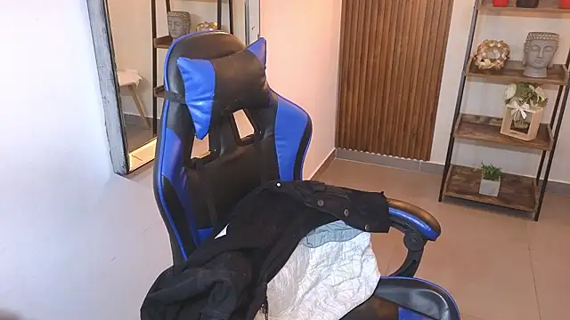 Kenya--Buhle's sex show image