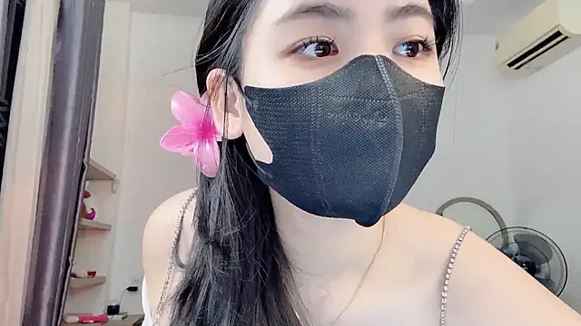 _Lynh_'s sex show image