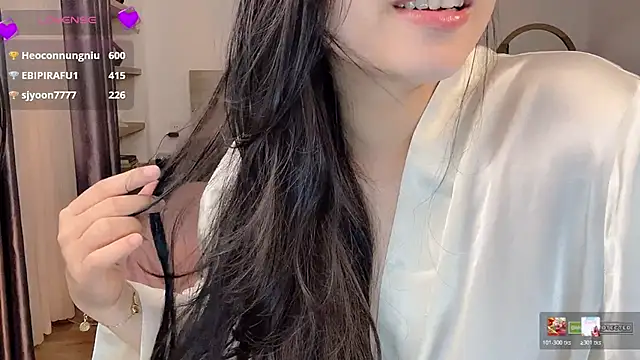 _Lynh_'s sex show image