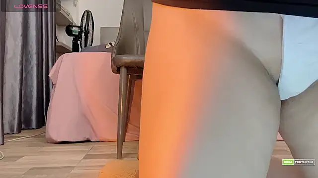 _Lynh_'s sex show image