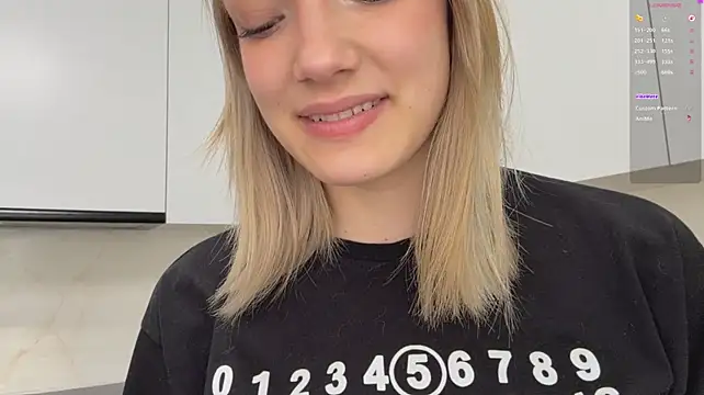 Carolini_i's sex show image