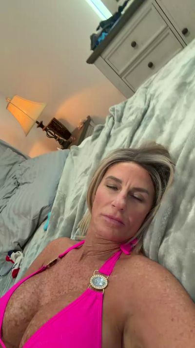 Mercedes550cls's sex show image