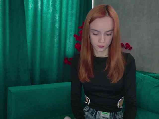 AlexNikaaa1815's sex show image