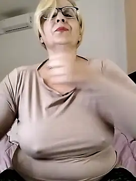 Pumabionda's sex show image