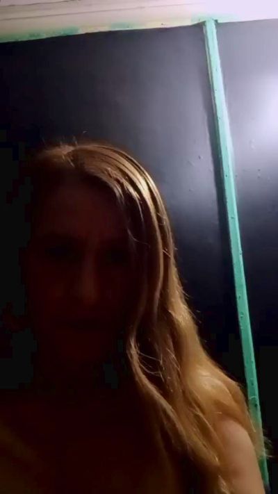 Traucka's sex show image Traucka's sex show image