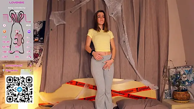 Изображение секс-шоу модели TienKnous