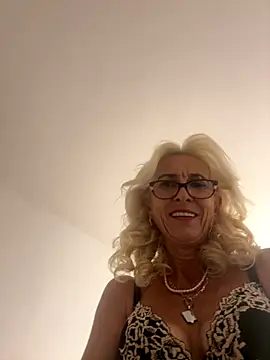 adella13's sex show image