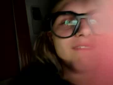 sassysquirtsmmm's sex show image