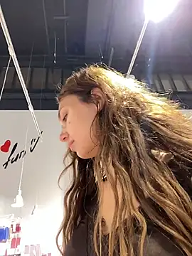 QuitieLia's sex show image