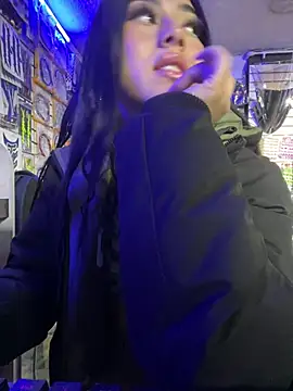 emily_24x's sex show image