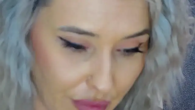 IssaSmith's sex show image