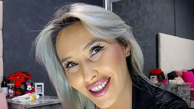 IssaSmith's sex show image