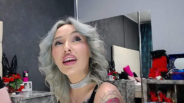 IssaSmith's sex show image