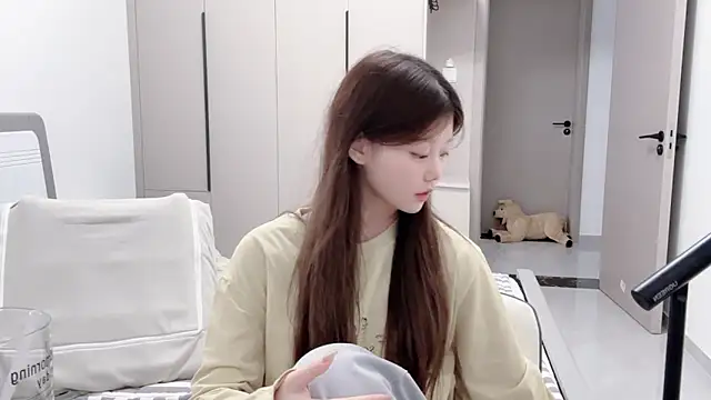 yang-yang-yang's sex show image