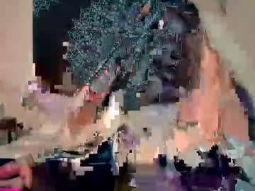 Sexshow-Bild von petitegirluvsdick