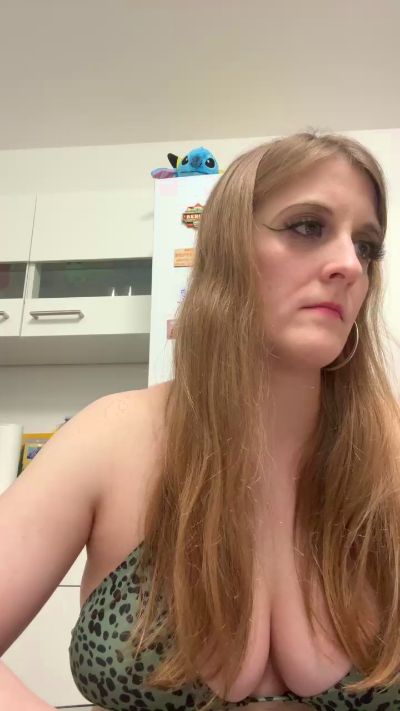 Изображение секс-шоу модели Ella_Milena Изображение секс-шоу модели Ella_Milena