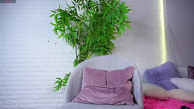 Изображение секс-шоу модели YettaCalabria