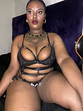 QUEEN_NOBUHLE_FEMDOM_777's sex show image
