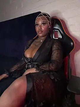 QUEEN_NOBUHLE_FEMDOM_777's sex show image