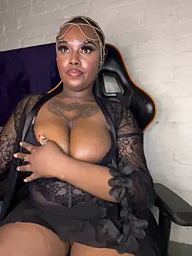 QUEEN_NOBUHLE_FEMDOM_777's sex show image