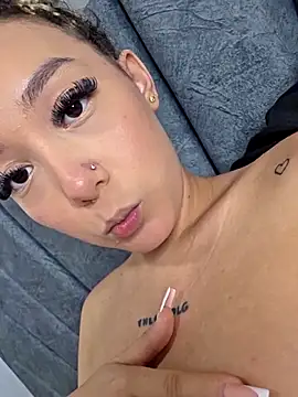 alaia_princess's sex show image