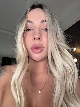 Angel-Barbie's sex show image