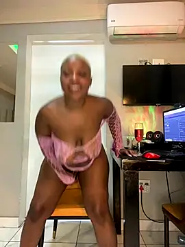 Изображение секс-шоу модели BQueen223 Изображение секс-шоу модели BQueen223