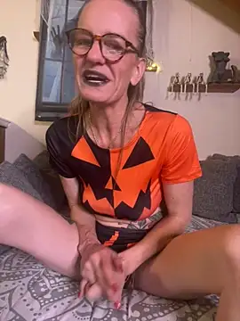 LucyLingerie78's sex show image LucyLingerie78's sex show image